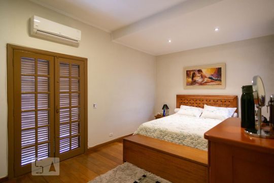 Suíte de casa à venda com 4 quartos, 351m² em Parque São Domingos, São Paulo