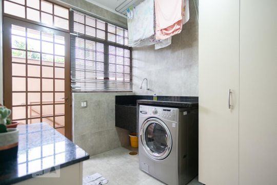 Área de Serviço de casa à venda com 4 quartos, 351m² em Parque São Domingos, São Paulo