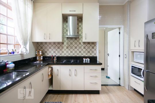 Cozinha de casa à venda com 4 quartos, 351m² em Parque São Domingos, São Paulo