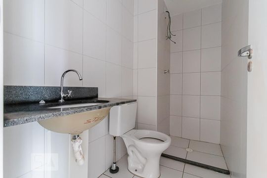 Banheiro de apartamento para alugar com 2 quartos, 37m² em Cambuci, São Paulo