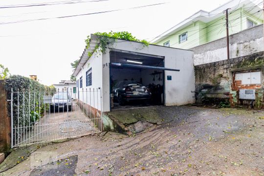 Fachada de casa à venda com 2 quartos, 252m² em Vila Dom Pedro I, São Paulo