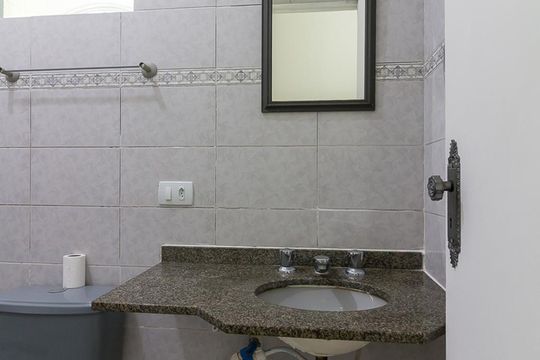 Casa 1 - banheiro de casa à venda com 6 quartos, 200m² em Parque Continental Ii, Guarulhos