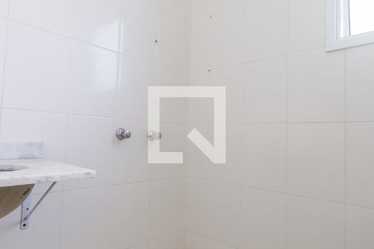 Banheiro da Suíte de apartamento para alugar com 3 quartos, 68m² em Jardim Tupanci, Barueri