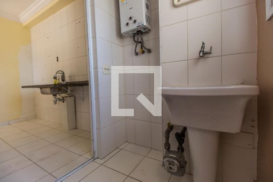 Área de Serviço de apartamento à venda com 3 quartos, 68m² em Jardim Tupanci, Barueri