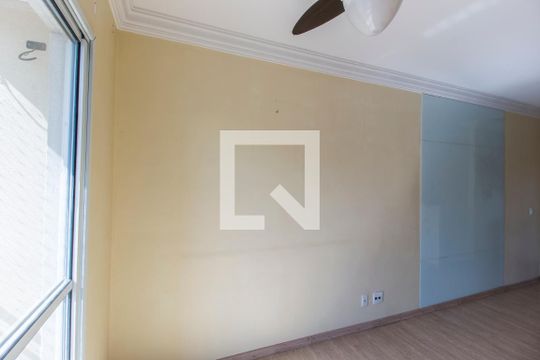 Sala de TV de apartamento à venda com 3 quartos, 68m² em Jardim Tupanci, Barueri