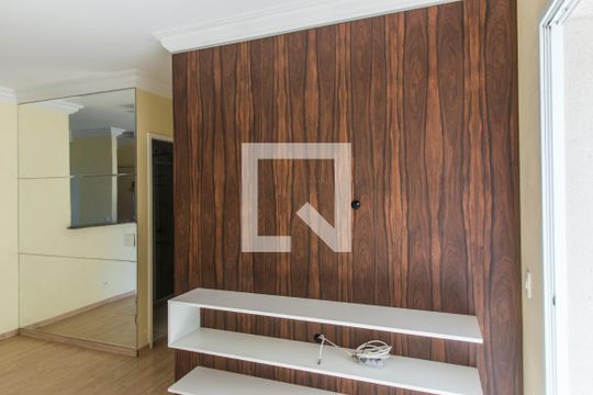 Sala de TV de apartamento à venda com 3 quartos, 68m² em Jardim Tupanci, Barueri