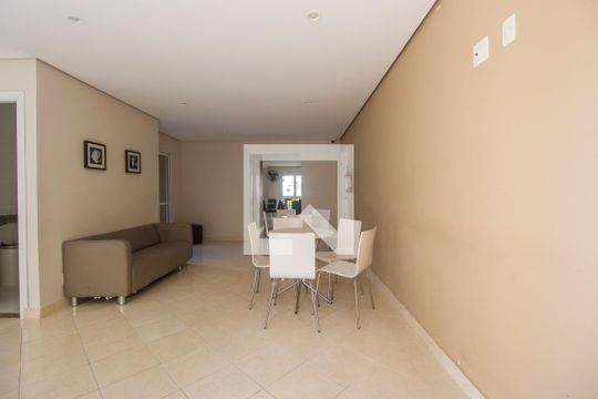 Hall de Entrada de apartamento para alugar com 3 quartos, 68m² em Jardim Tupanci, Barueri