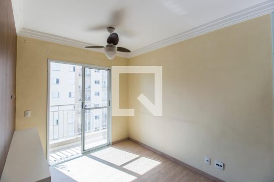 Sala de TV de apartamento à venda com 3 quartos, 68m² em Jardim Tupanci, Barueri