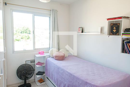 Quarto 1 de apartamento para alugar com 2 quartos, 51m² em Taquara, Rio de Janeiro
