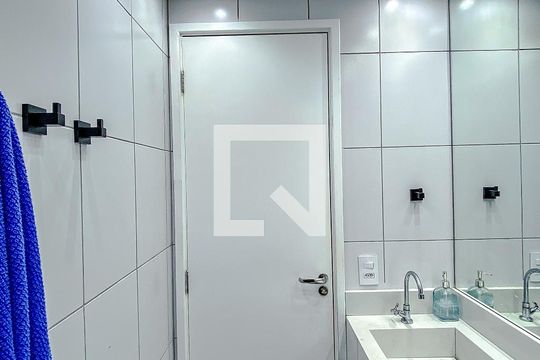 Banheiro de apartamento à venda com 2 quartos, 38m² em Vila Invernada, São Paulo