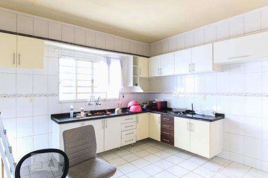 Cozinha de casa para alugar com 3 quartos, 220m² em Jardim Satélite, São José dos Campos