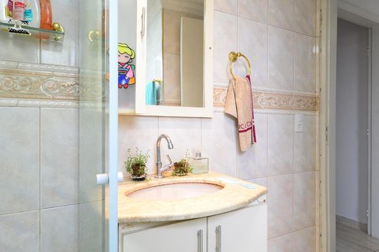 Banheiro Social de apartamento à venda com 2 quartos, 70m² em Vila do Encontro, São Paulo