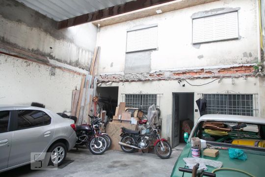 Garagem de casa à venda com 3 quartos, 320m² em Conjunto Habitacional Aguia de Haia, São Paulo