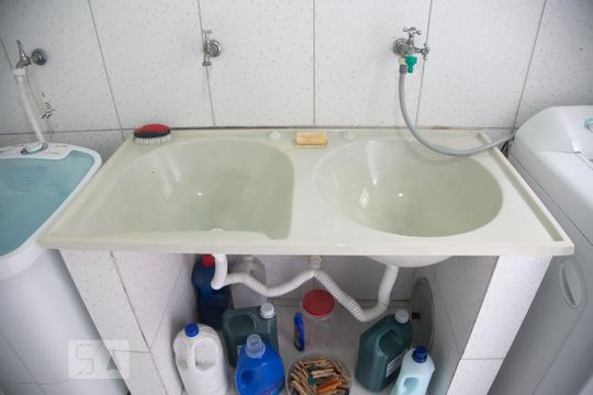 Tanque de casa à venda com 3 quartos, 320m² em Conjunto Habitacional Aguia de Haia, São Paulo