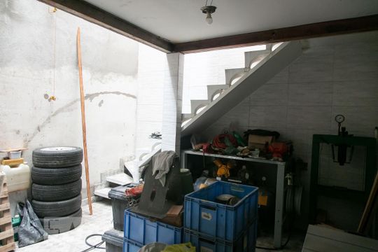 Quintal de casa à venda com 3 quartos, 320m² em Conjunto Habitacional Aguia de Haia, São Paulo
