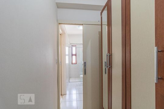 Closet da suíte 1 de casa à venda com 2 quartos, 130m² em Jardim Itu Sabará, Porto Alegre