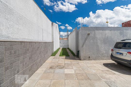 Fachada de casa à venda com 2 quartos, 130m² em Jardim Itu Sabará, Porto Alegre