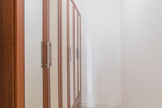 Closet da suíte 1 de casa à venda com 2 quartos, 130m² em Jardim Itu Sabará, Porto Alegre