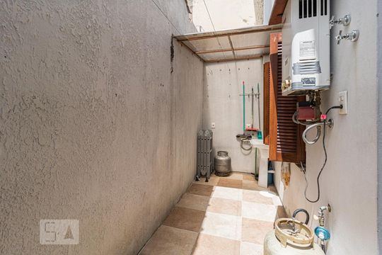 Area de serviço de casa à venda com 2 quartos, 130m² em Jardim Itu Sabará, Porto Alegre