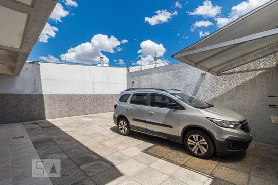 Quintal de casa à venda com 2 quartos, 130m² em Jardim Itu Sabará, Porto Alegre