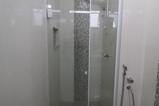 Banheiro de apartamento para alugar com 1 quarto, 55m² em Vila Itapura, Campinas