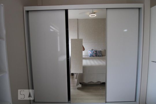 Quarto de apartamento para alugar com 1 quarto, 55m² em Vila Itapura, Campinas