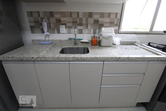 Cozinha de apartamento para alugar com 1 quarto, 55m² em Vila Itapura, Campinas