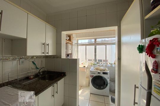 Cozinha de apartamento para alugar com 1 quarto, 55m² em Centro, São Leopoldo