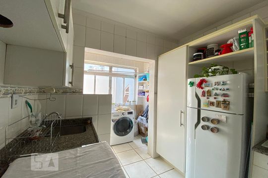 Cozinha de apartamento para alugar com 1 quarto, 55m² em Centro, São Leopoldo