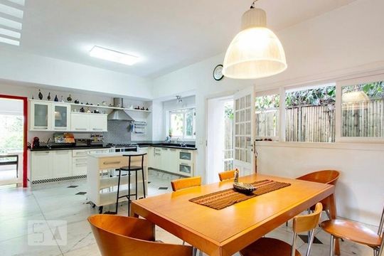 Casa à venda com 4 quartos, 720m² em Cidade Jardim, São Paulo