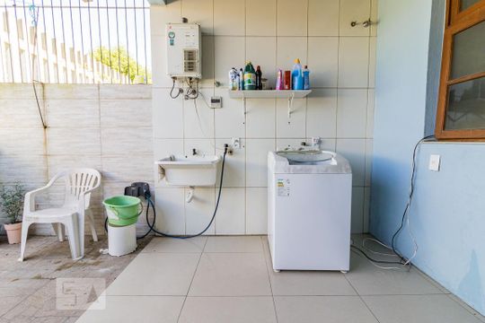Detalhe da area de serviço de casa à venda com 2 quartos, 225m² em Vila Nova, Porto Alegre