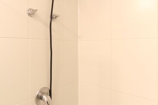 Banheiro de kitnet/studio para alugar com 1 quarto, 38m² em Liberdade, São Paulo