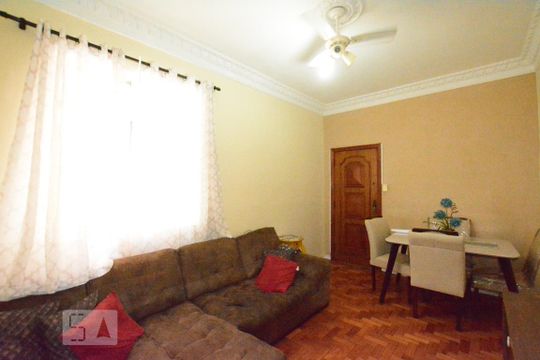 Sala de apartamento para alugar com 2 quartos, 65m² em Olaria, Rio de Janeiro