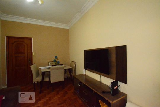 Sala de apartamento para alugar com 2 quartos, 65m² em Olaria, Rio de Janeiro