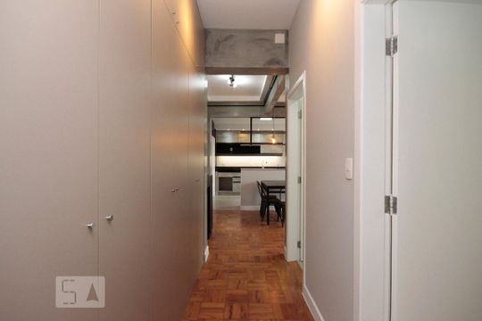 Corredor de apartamento para alugar com 2 quartos, 98m² em Consolação, São Paulo