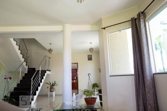 Casa para alugar com 5 quartos, 630m² em Setor Habitacional Arniqueira (águas Claras), Brasília