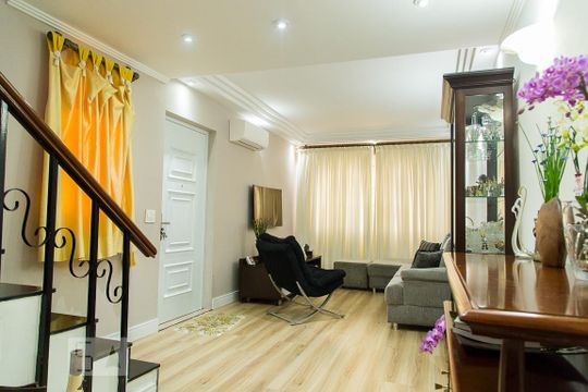 Sala de casa à venda com 3 quartos, 175m² em Vila Mira, São Paulo