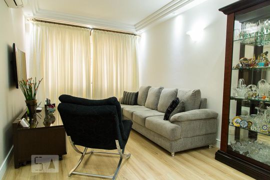 Sala de casa à venda com 3 quartos, 175m² em Vila Mira, São Paulo