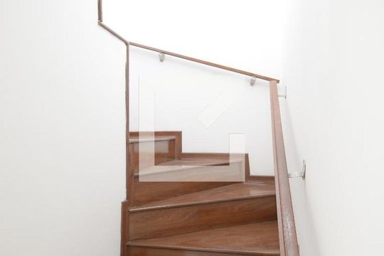 Escada de casa à venda com 4 quartos, 230m² em Vila Dom Pedro I, São Paulo