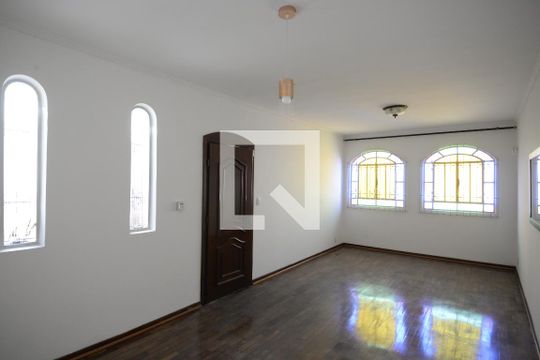 Casa para alugar com 4 quartos, 230m² em Vila Dom Pedro I, São Paulo