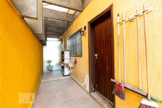 Área de Serviço de casa para alugar com 3 quartos, 350m² em Jardim Textil, São Paulo