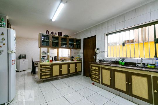 Cozinha  de casa para alugar com 3 quartos, 350m² em Jardim Textil, São Paulo