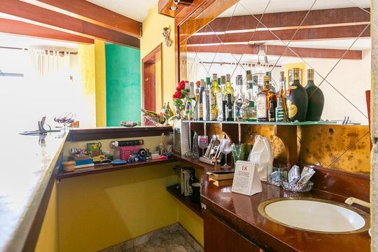 Sala - Adega de casa para alugar com 3 quartos, 350m² em Jardim Textil, São Paulo
