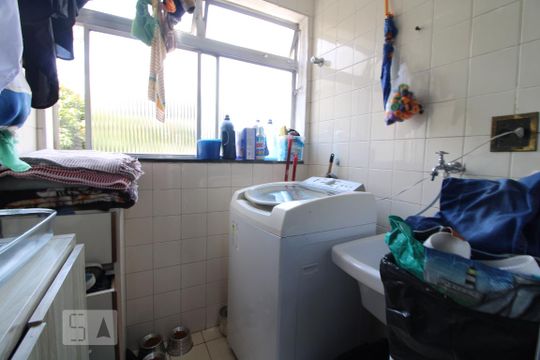 Área de serviço de apartamento para alugar com 2 quartos, 55m² em Jardim São Luís, São Paulo