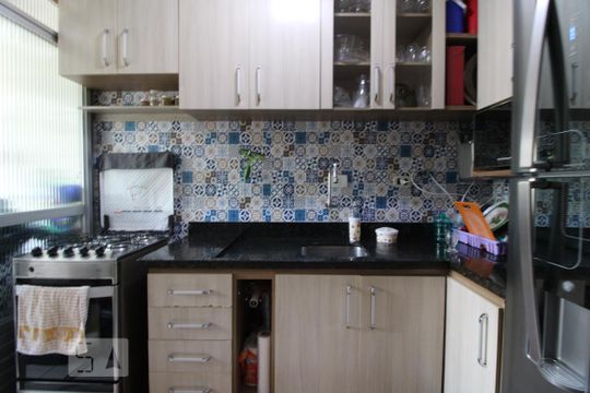 Cozinha de apartamento para alugar com 2 quartos, 55m² em Jardim São Luís, São Paulo