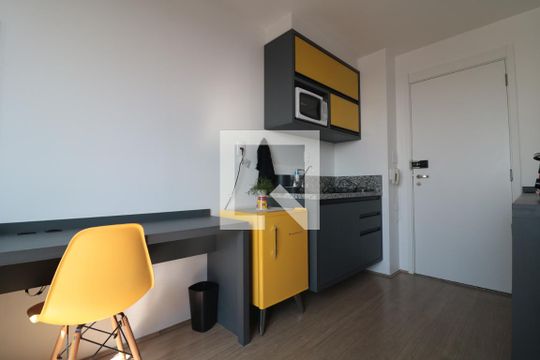 Quarto e Cozinha  de kitnet/studio à venda com 1 quarto, 20m² em Brás, São Paulo