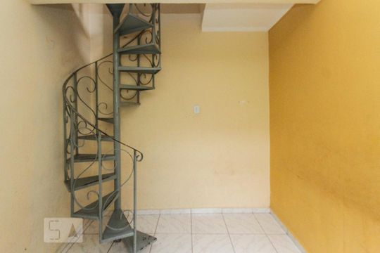 Sala de casa para alugar com 1 quarto, 50m² em Vila Ivone, São Paulo
