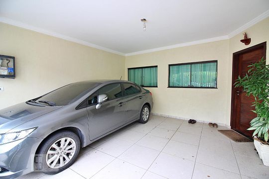 Garagem de casa à venda com 3 quartos, 214m² em Nova Petrópolis, São Bernardo do Campo