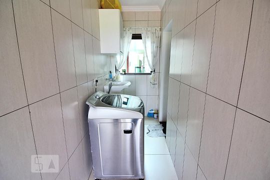 Lavanderia de casa à venda com 3 quartos, 214m² em Nova Petrópolis, São Bernardo do Campo