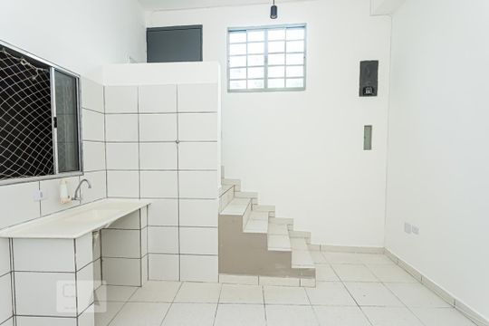 Casa para alugar com 1 quarto, 52m² em Vila Santa Maria, São Paulo